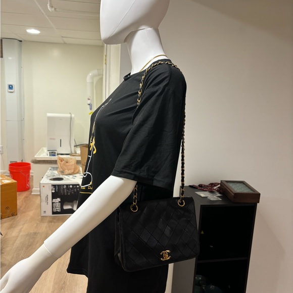 Authentic vintage Chanel lamp skin timeless chain bag - Picture 16 of 16